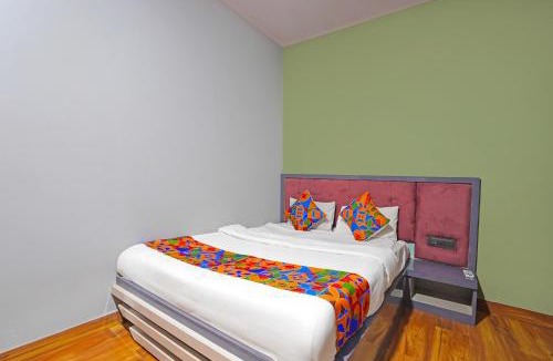 Clover Park Hotel | Via Arya