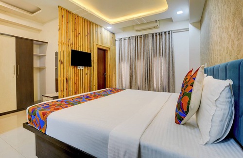 Nerul Hotel | Via Blissful Stays