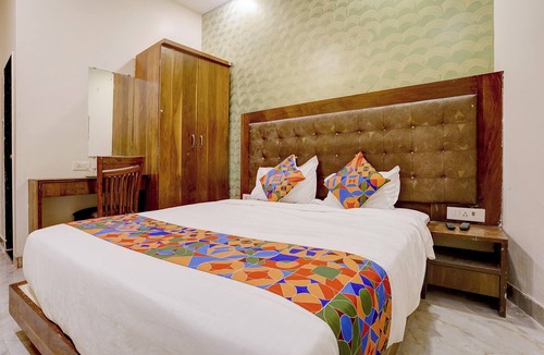 Jogeshwari East Hotel | Via Green Forest