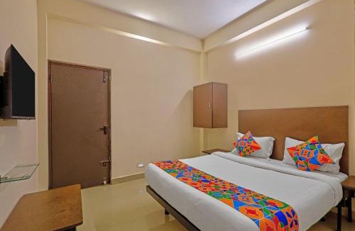 Nanganallur Hotel | Via KR