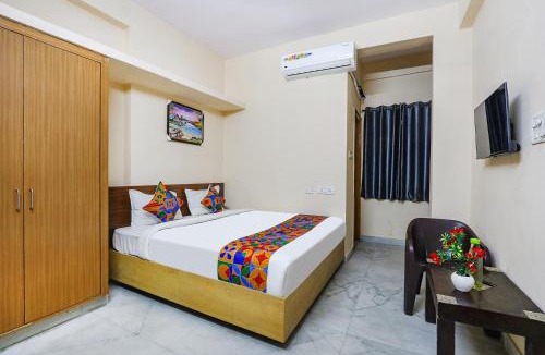 Kondapur Hotel | Via Prestige Castle - Nr HITEX Exhibition Center Hitech City