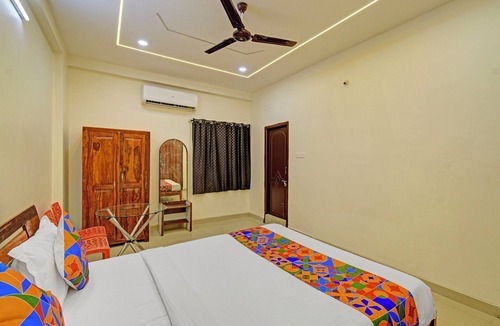 HITEC City Hotel | Via Rush Inn