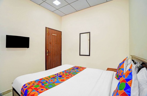 Madipakkam Hotel | Via Yazhini Hospitality Services