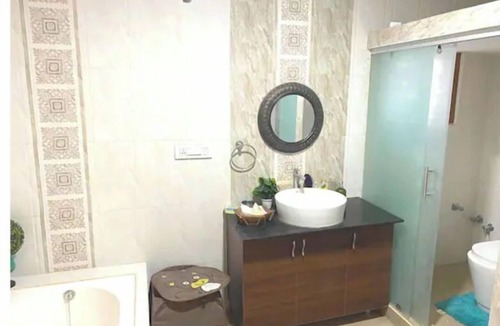 Bommasandra House | Vibrant Luxury Bedroom near Electronic City #4
