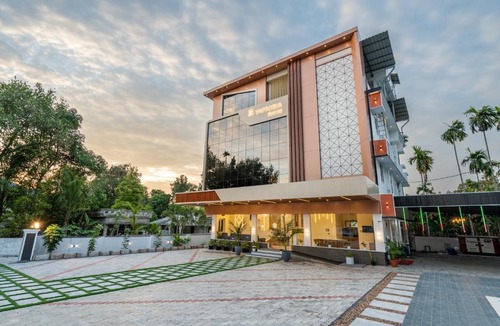 Alwaye Hotel | Victoria Suites Airport Hotel with Complimentary Airport Pickup per booking