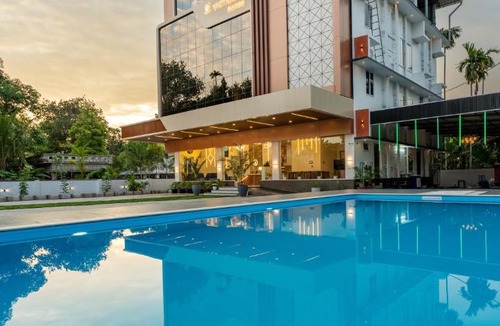 Alwaye Hotel | Victoria Suites Airport Hotel with Complimentary Airport Pickup per booking