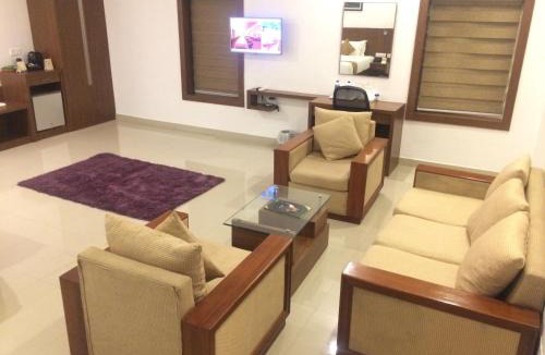 Kunnamkulam Hotel | Victory Inn Park Residency