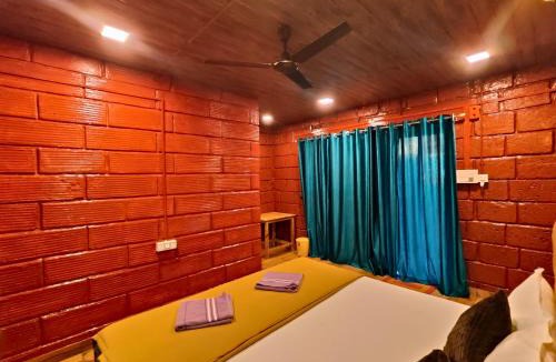 Kadadhe House | Vikas Boat Club and Resort
