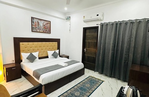 Gurugram Bed & Breakfast | Vikrant Residency 177