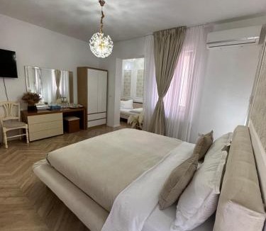 Otopeni House | Vila Zoe 1 BucharestAirport&Therme&Park Otopeni