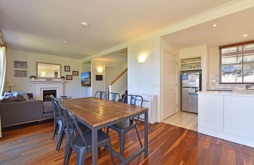 Pokolbin Villa | Villa 2br Ferre Villa located within Cypress Lakes Resort