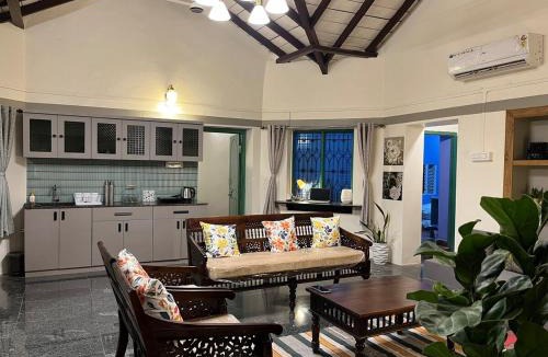 Ankola Villa | Villa Aayra - Premium cozy stay - 2BHK AC Villa