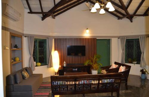 Ankola Villa | Villa Aayra - Premium cozy stay - 2BHK AC Villa
