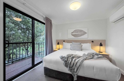 Pokolbin Villa | Villa Boronia - 2 Bedroom Villa at Cypress Lakes Resort
