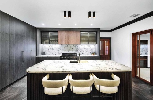 Riverside House | Villa Donini | Lux Estate with Pool & Tennis Court