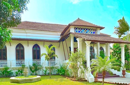 Parra Villa | VILLA LOU GOA Heritage Portuguese House built 1903 with Private Pool
