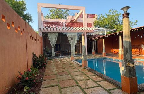 Kuilapalayam House | Villa Saffron Luxury Pvt Pool