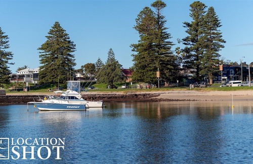 Shellharbour House | Village Hideaway – private family or group oasis with swimming pool, walk to beach & amenities