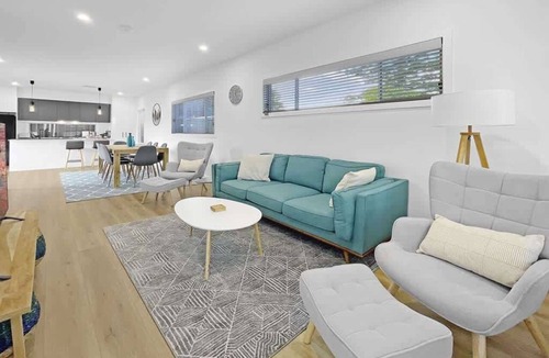 Shellharbour Condo | Village Seaside Retreat - Modern, Walk to Beach