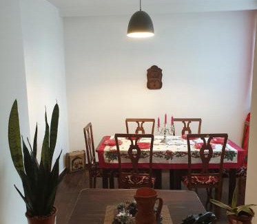 Brasov City Centre Hostel | Vintage Downtown Rooms