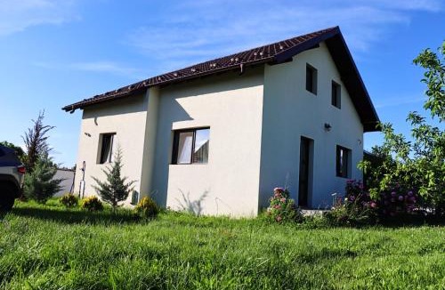Mioveni House | Virajlux Verde Retreat
