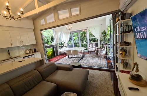 Arncliffe House | Vista Unit + Bamboo House Close to the City & Airport & Train station and Beach