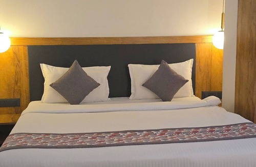Rabale Cabin | Vistara Residency