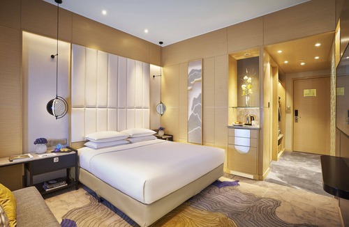 Bangalore City Center Hotel | Vivanta Bengaluru Residency Road