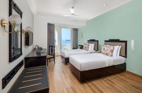Kochi Hotel | Vivanta Ernakulam, Marine Drive