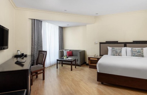 Kochi Hotel | Vivanta Ernakulam, Marine Drive