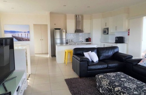 North Beach House | Wallaroo Beach House | Ocean Views, Pool Table | Sleeps 10