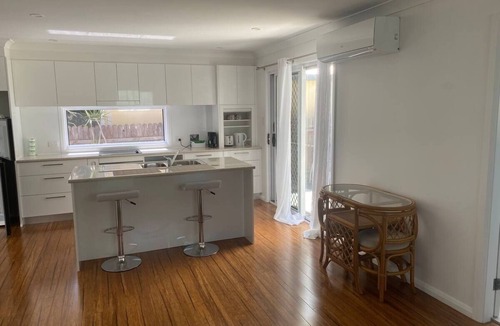 Wamberal House | Wamberal/Terrigal Beach is a 10-15 min walk or 4 minute drive away.*NEW fast nbn