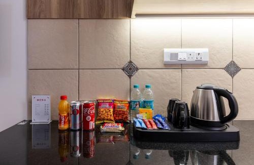 Pulikeshi Nagar Hotel | Wandr Hotel- Near MG Road