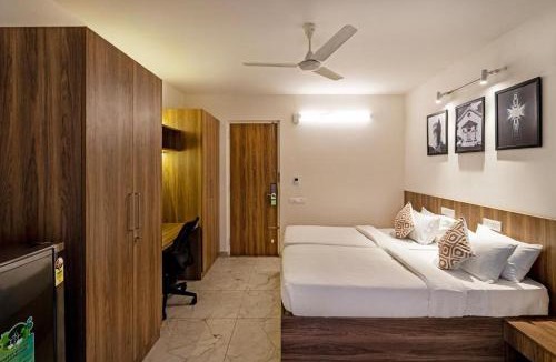 Pulikeshi Nagar Hotel | Wandr Hotel- Near MG Road