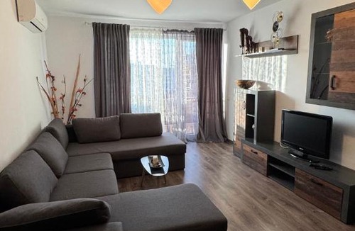 Tractorul Apartment | Warm and Stylish Apartament at Coresi