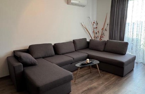 Tractorul Apartment | Warm and Stylish Apartament at Coresi