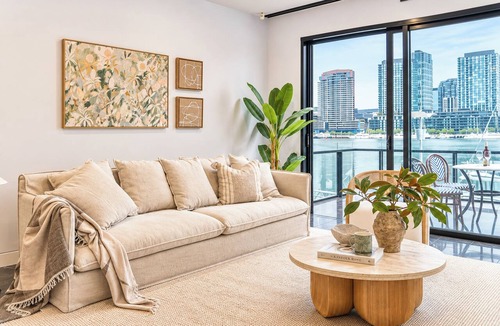 Docklands House | Waterfront Docklands |Marina &City Views |5B+Lift