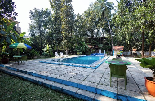 Dongorim Villa | Water’s Edge Retreat – 6BR Private Villa with Large Pool, Goa