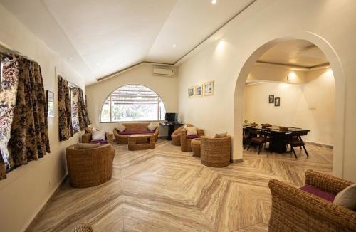 Dongorim Villa | Waters Edge Retreat l 6 BR Private Villa with Large Pool
