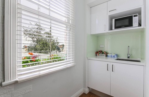 Millers Point House | Waterview terrace in rock