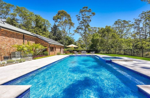 Holgate House | Wattle Tree Retreat| Pool, Tennis Court| Accom Holidays