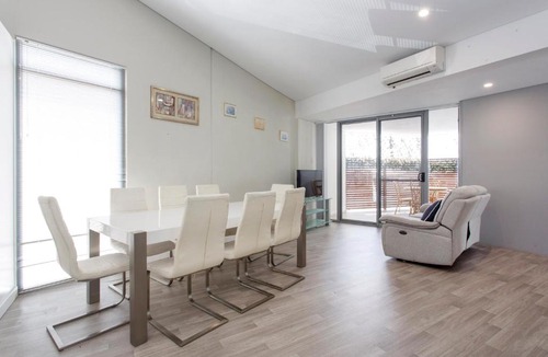 Beckenham Apartment | Waverley apartment F-two bedrooms wifi available