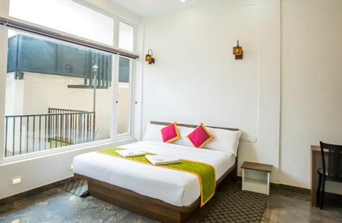 Sulthan Bathery Resort | Wayanad Valentine Pool Resort