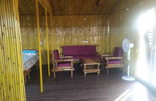 Hindupur House | Welcoming 1-bedroom farmhouse in Chilamathur with stunning views