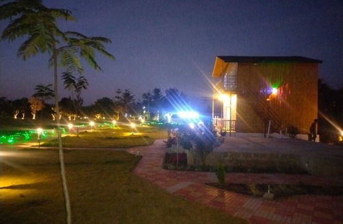 Hindupur House | Welcoming 1-bedroom farmhouse in Chilamathur with stunning views