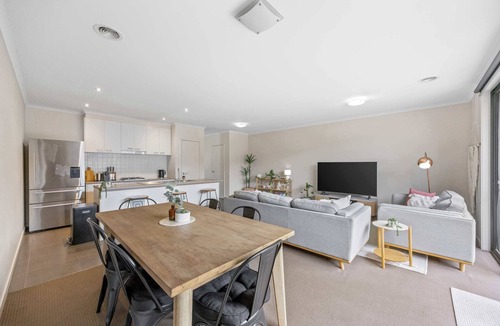 Alfredton House | Welcoming Willoby Apartment, Ballarat