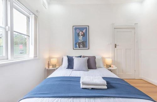 Eastwood House | Well-Located Double Room Near Eastwood Station - Shared Bathroom and Kitchen