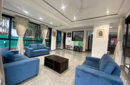 Kune N.m. Villa | West Valley Villa , Casa Raywood