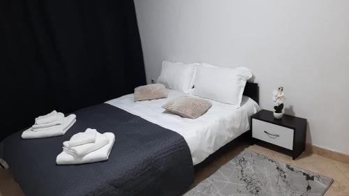 Barlad Apartment | White Apartment
