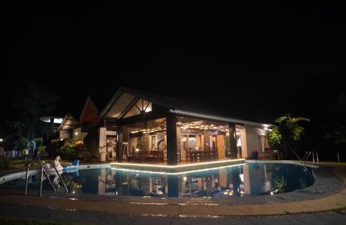Kadadhe House | White Castle